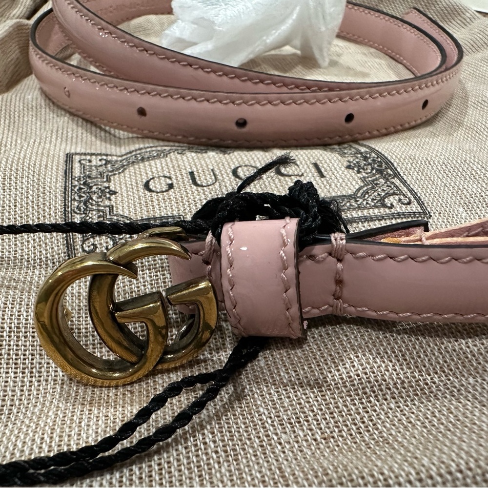 Gucci patent Leather Belt with Gold GG Buckle